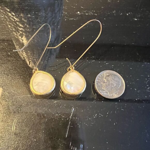 Mother of Pearl Drop Earrings - Picture 4 of 7